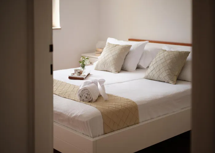 Johnny's Place With Free Parking & Balcony Appartement