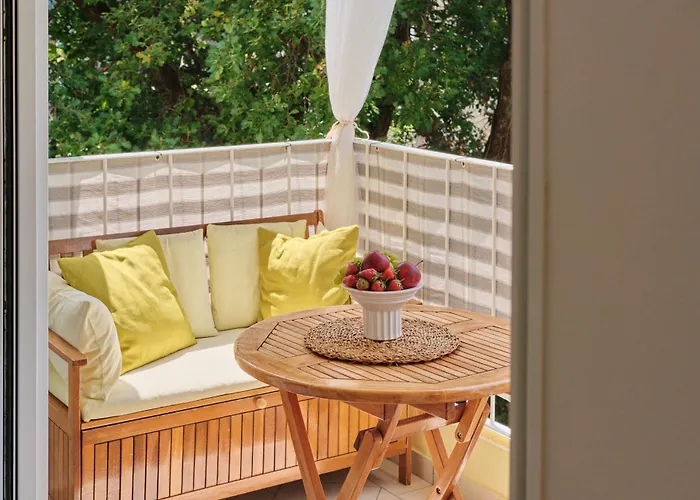 Johnny's Place With Free Parking & Balcony Appartement