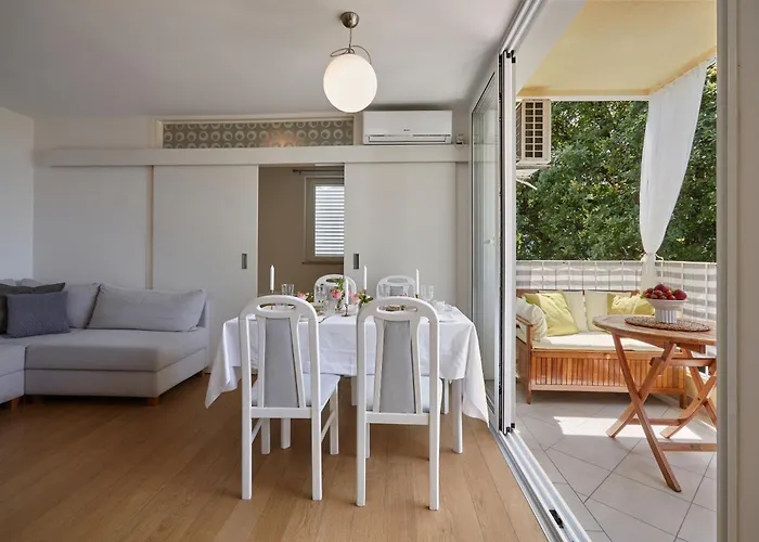 Appartement Johnny's Place With Free Parking & Balcony *