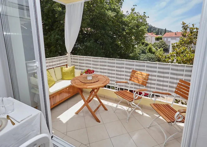 Johnny's Place With Free Parking & Balcony Appartement *