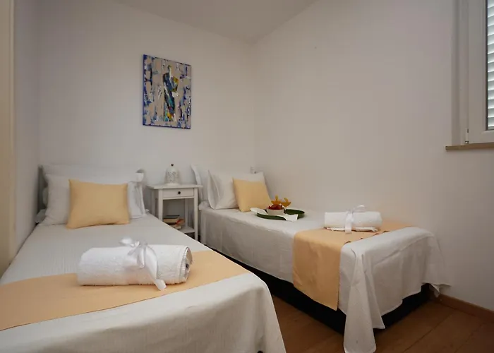 Appartement Johnny's Place With Free Parking & Balcony *
