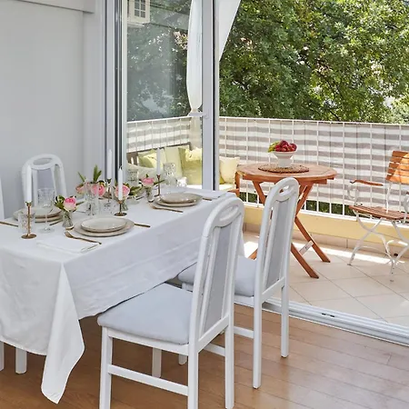 Johnny's Place With Free Parking & Balcony *