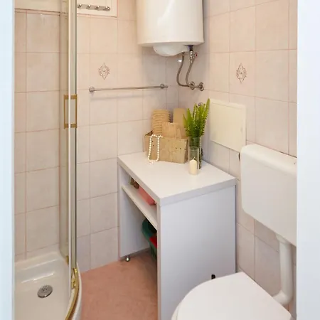 Johnny's Place With Free Parking & Balcony Дубровник