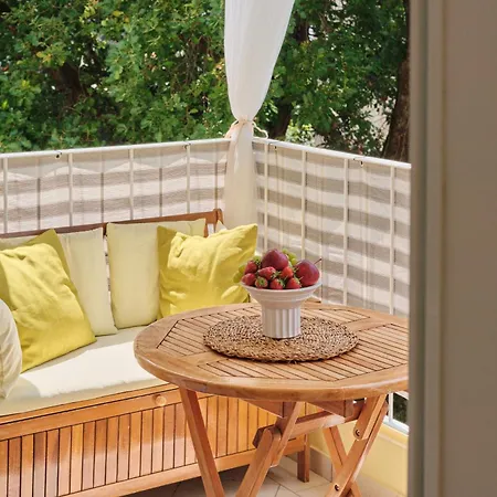 Johnny's Place With Free Parking & Balcony Apartament