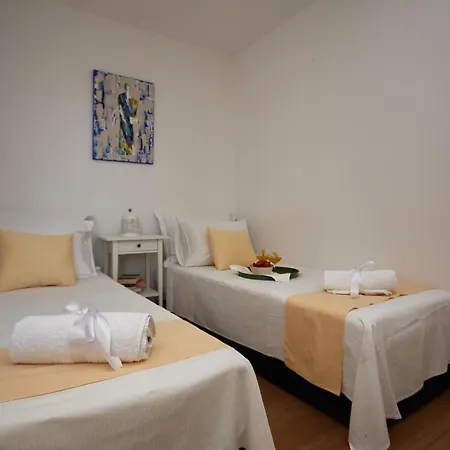Apartment Johnny's Place With Free Parking & Balcony *