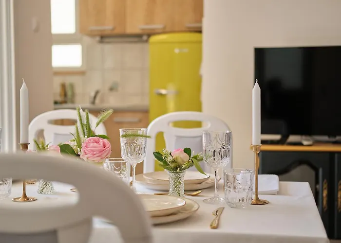 Apartmán Johnny's Place With Free Parking & Balcony