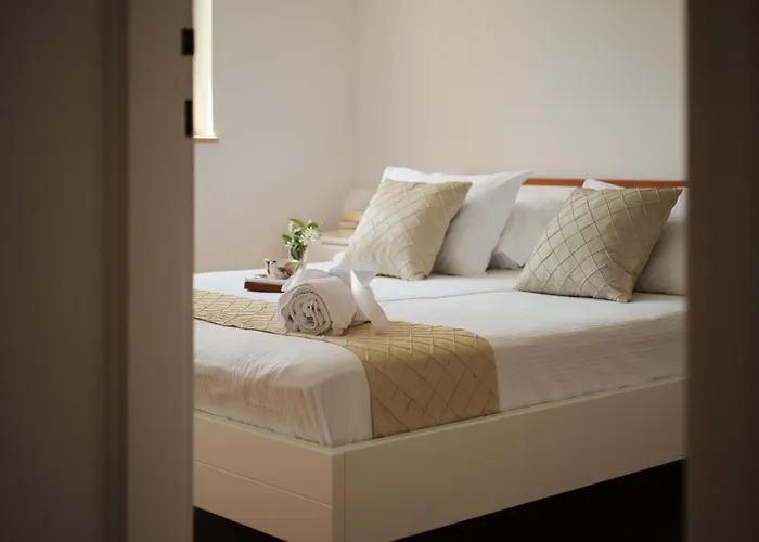 Johnny's Place With Free Parking & Balcony *