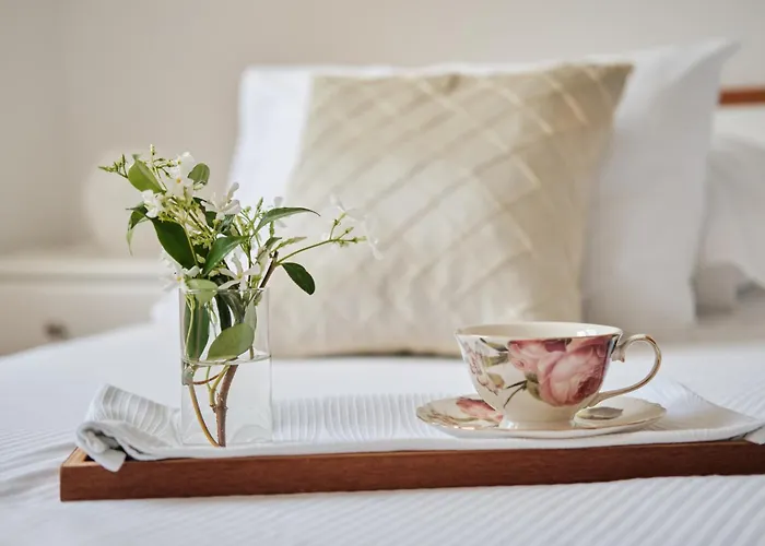 Johnny's Place With Free Parking & Balcony