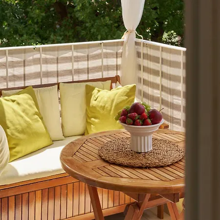 Appartement Johnny's Place With Free Parking & Balcony *