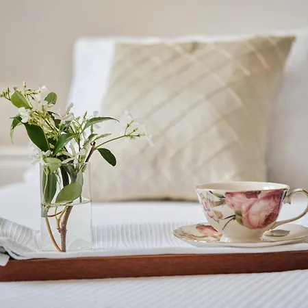 Johnny's Place With Free Parking & Balcony