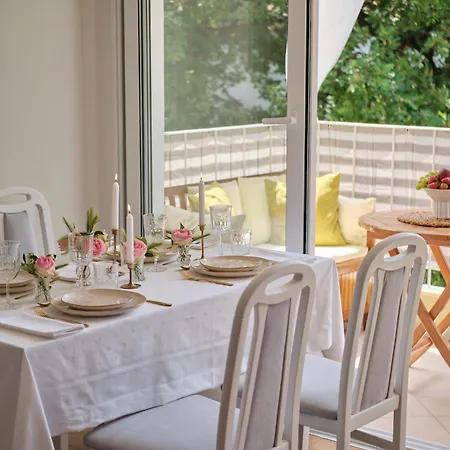 Johnny's Place With Free Parking & Balcony Appartement *