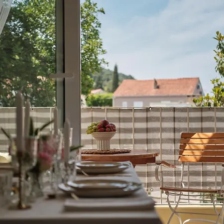 Johnny's Place With Free Parking & Balcony *