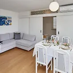 Johnny's Place With Free Parking & Balcony Apartment
